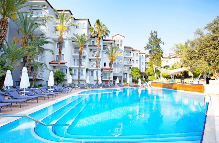 Paloma Marina Suites