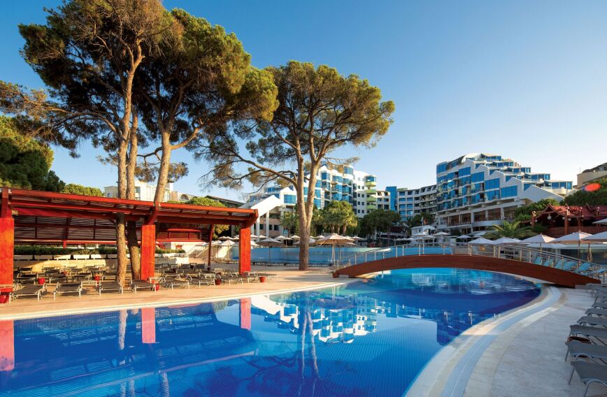 Cornelia De Luxe Resort