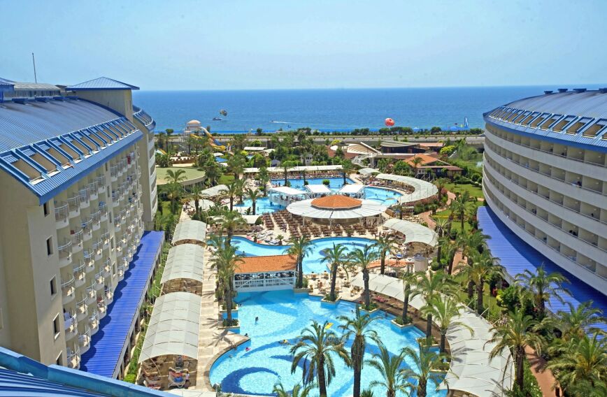 Hotel Crystal Admiral Resort & Spa